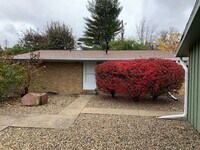 Building Photo - 1115 Broadmoor Dr