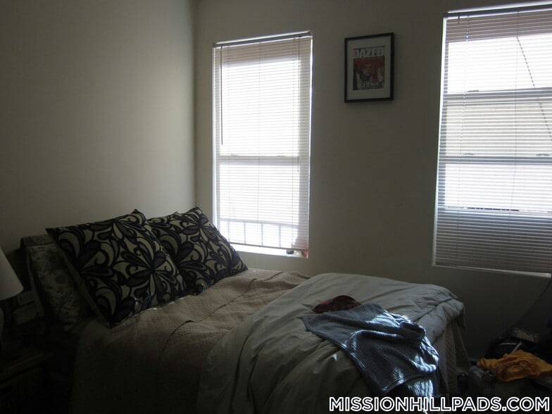 Building Photo - 59 S Huntington Ave