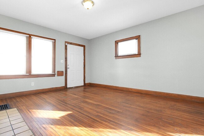 Building Photo - 1521-1523 Republic Ave