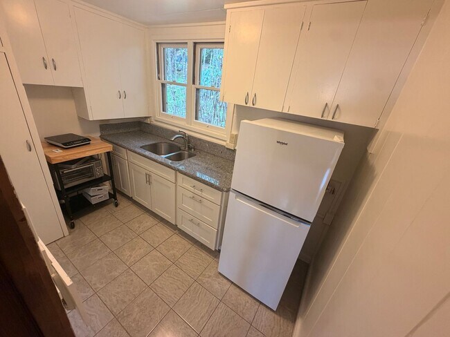 Building Photo - 4257 Sierra Dr