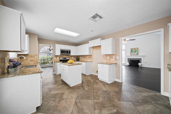 Building Photo - 14115 Cascade Falls Dr