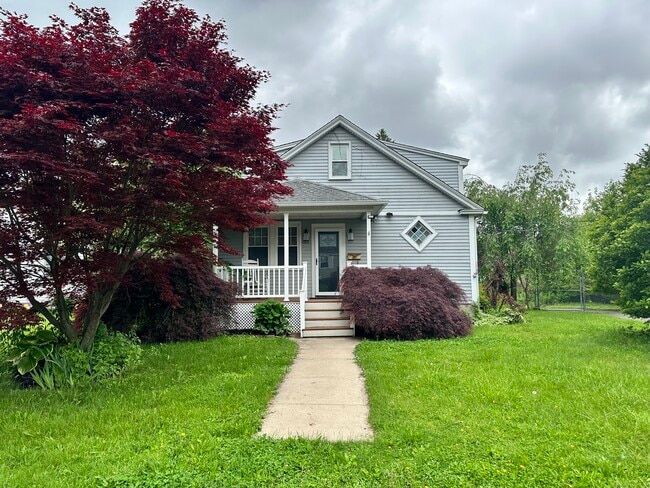 Primary Photo - 146 Sterling St