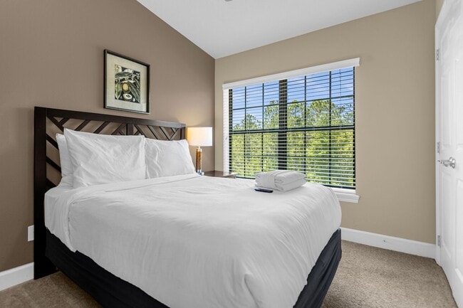 Building Photo - Luxury Resort Townhome Now for Lease