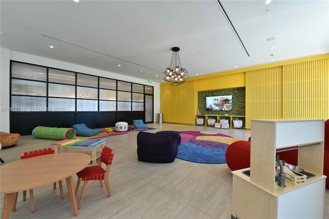 Building Photo - 45 SW 9th St