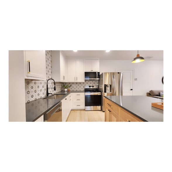 Building Photo - 107 S Moonlit Rd