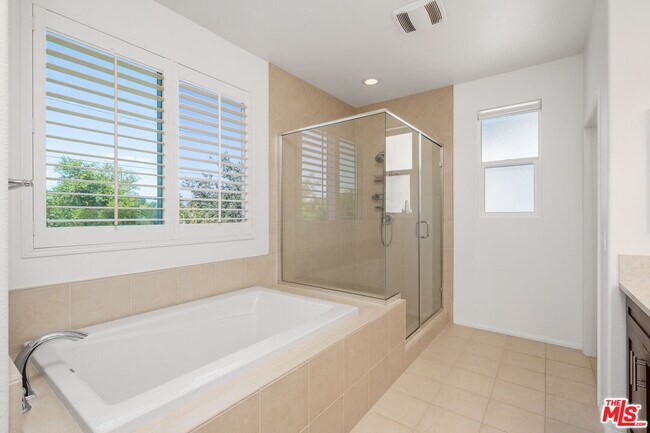 Building Photo - 17053 Cantlay St