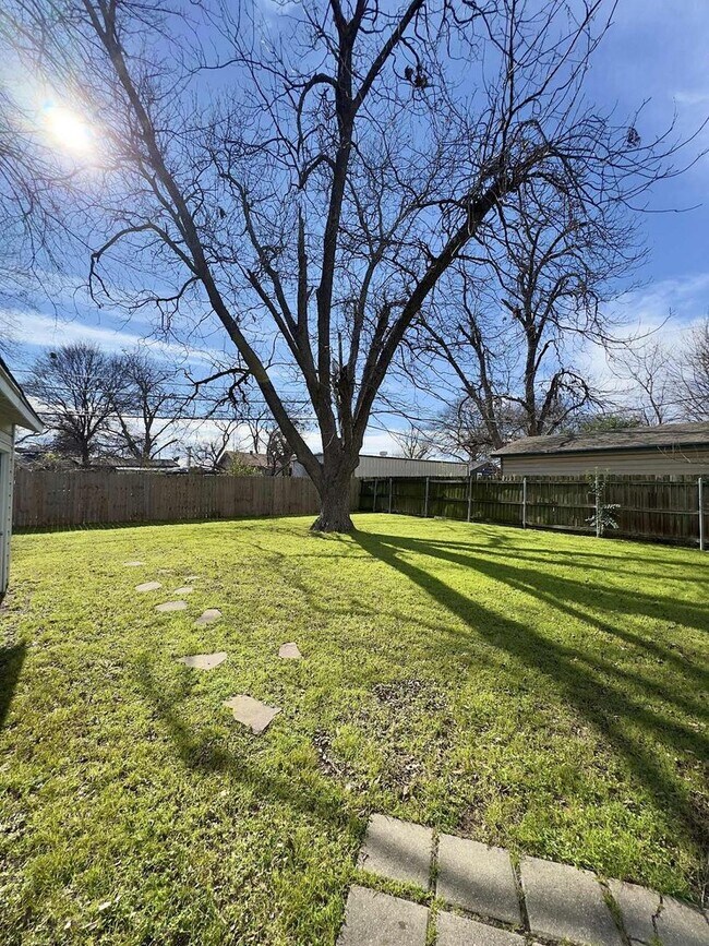 Building Photo - 4000 Austin Ave