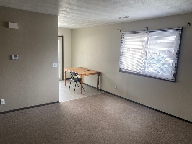Building Photo - 301 N Carole Ave