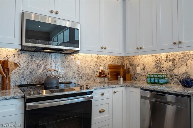 Building Photo - 1540 Clermont Dr