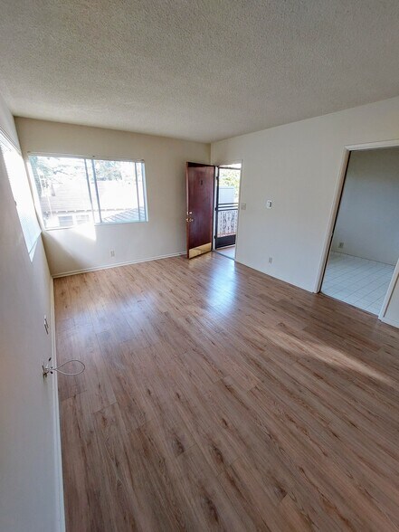 Building Photo - 1038 12th St