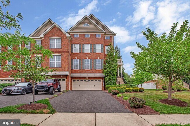 Building Photo - 4512 Grazing Way