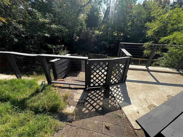 Building Photo - 208 Cliffdale Ave