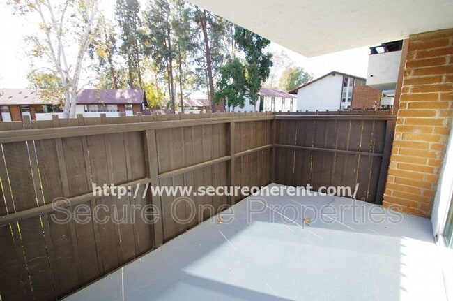 Building Photo - 31555 Lindero Canyon Rd