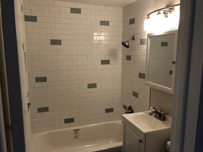 Building Photo - 3371 Sheridan Boulevard