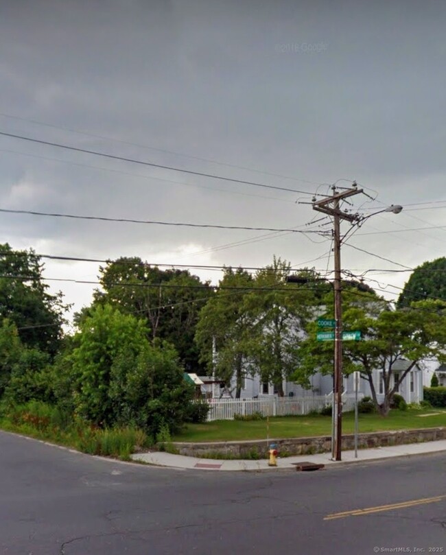 Building Photo - 751 Cooke St