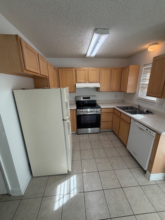 Building Photo - 21 Rivers Point Row