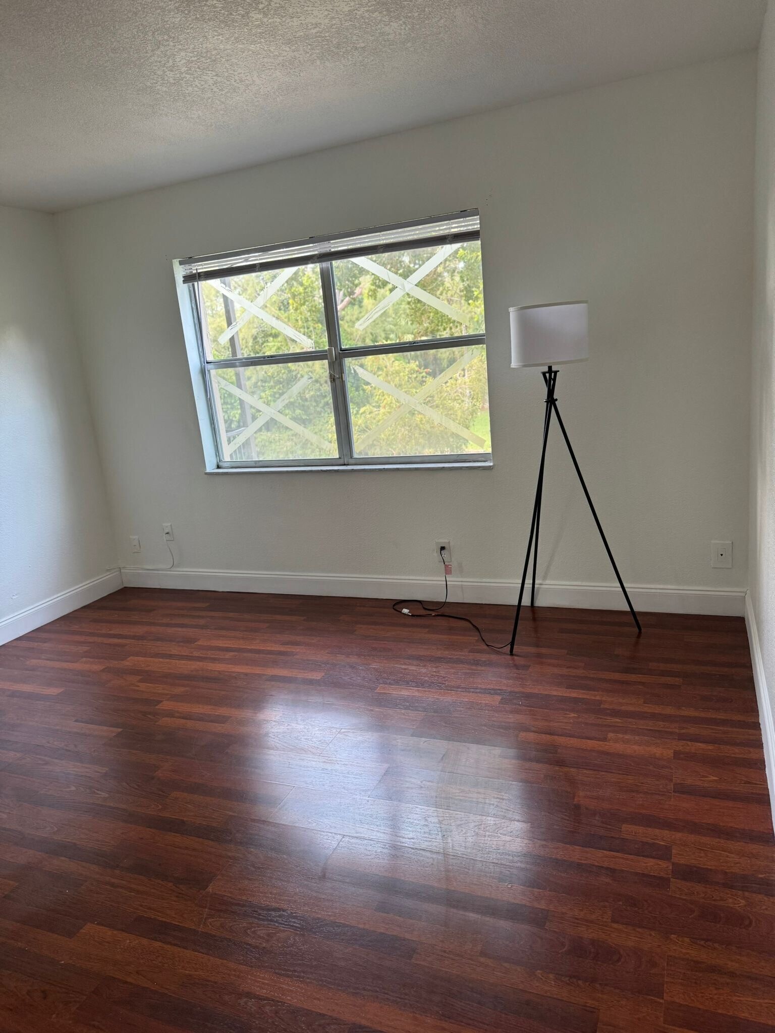 Building Photo - 5961 N Falls Circle Dr