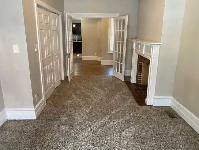 Building Photo - 528 E King St