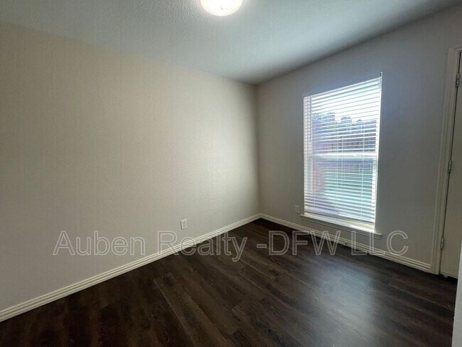 Building Photo - 5516 Lewis Ct