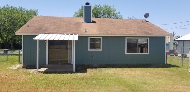 Building Photo - 3701 Daniels Dr