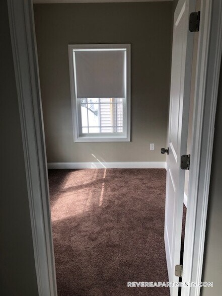 Building Photo - 9 Dehon St