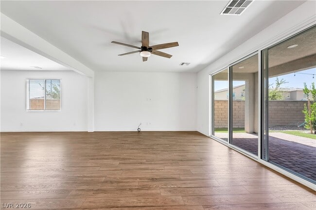 Building Photo - 1611 Dire Wolf Ave