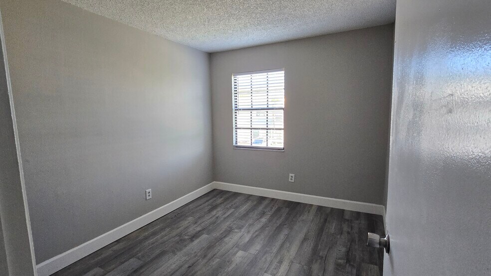 Building Photo - 12665 Castle Hill Dr