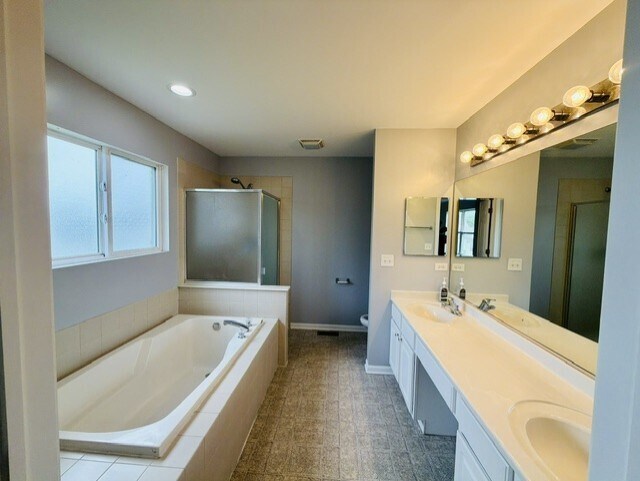 Building Photo - 2331 Wilson Creek Cir