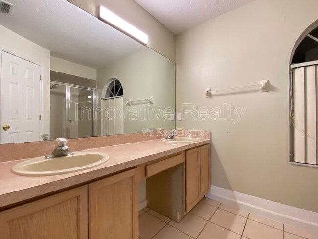 Building Photo - 564 Pinehurst Cove