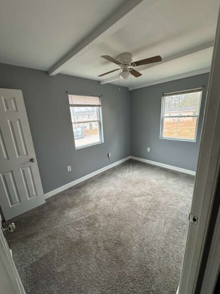 Building Photo - 201 Chandler Dr