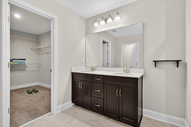 Building Photo - 411 Narrowleaf Dr