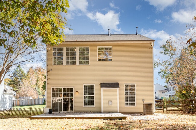 Building Photo - 7515 Eurostar Dr