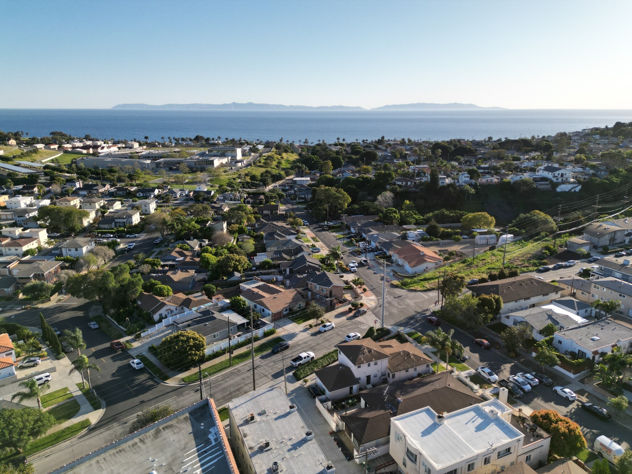 Building Photo - 982 W Hamilton Ave