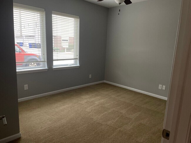 Building Photo - Located in the Detroit-Shoreway Area