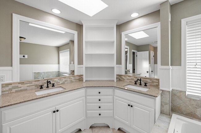 Building Photo - 1300 Windward Cir