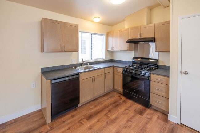 Building Photo - North Oakland Gem!