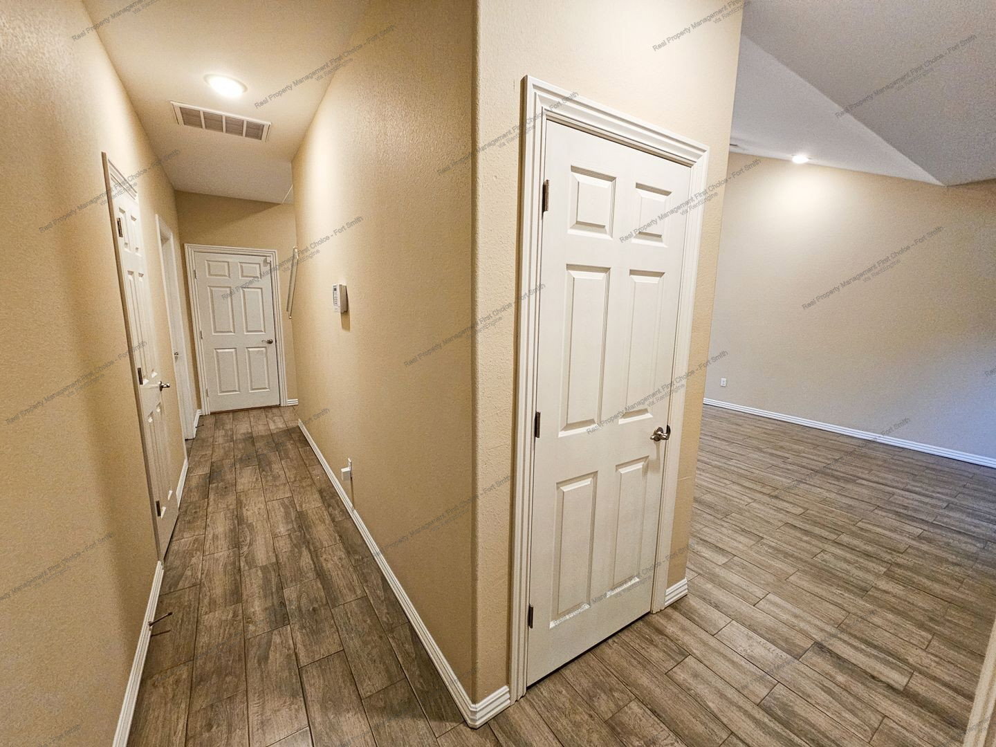Building Photo - 9907 Landry Dr