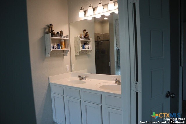 Building Photo - 1724 Stone House