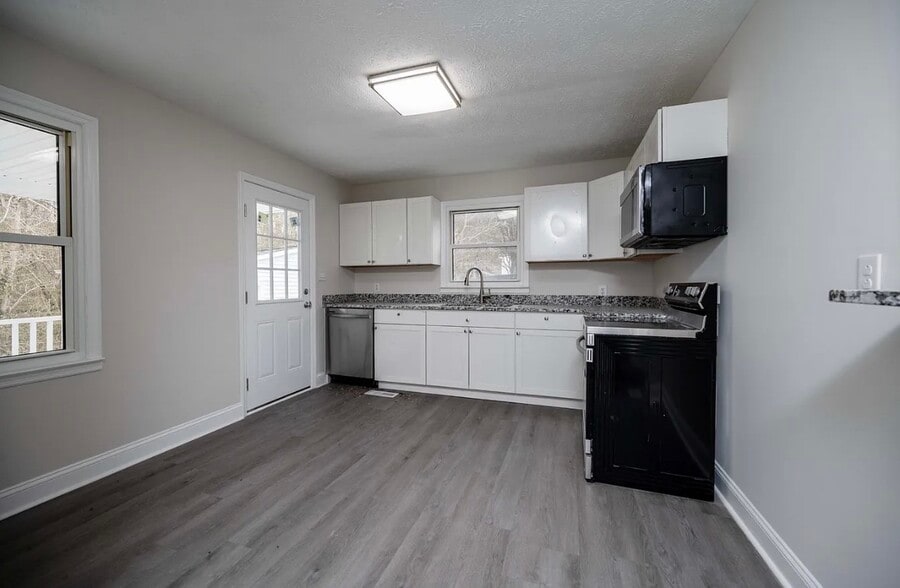 Building Photo - 126 Winding Way