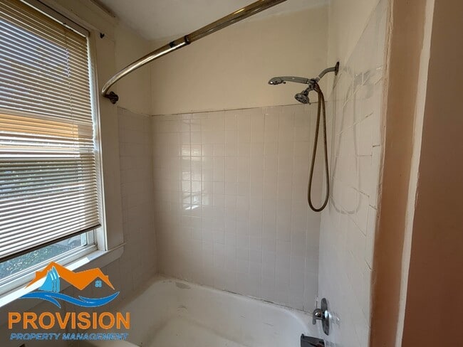 Building Photo - 102 Ventnor Terrace