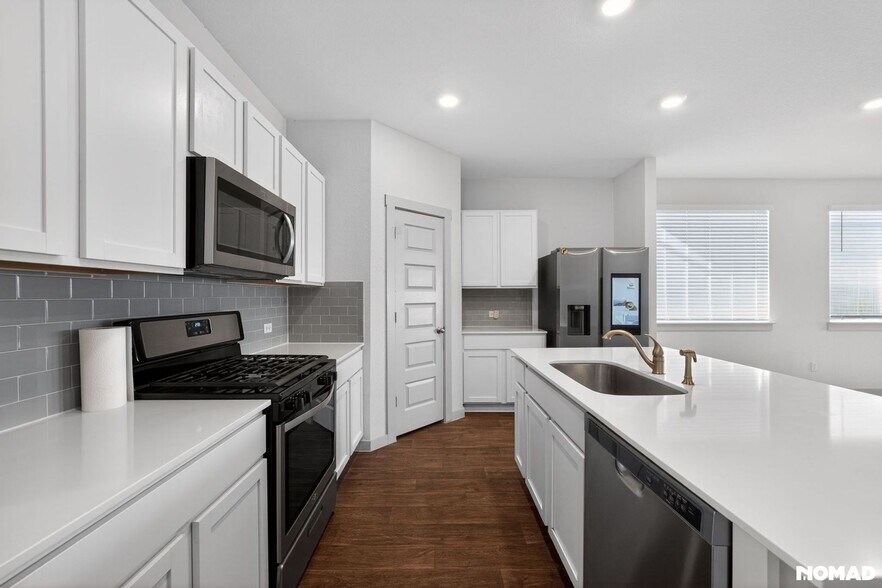 Building Photo - 210 Big Cypress Byu Rd