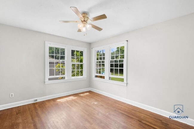 Building Photo - 2 bedroom 1 bath home located near Gadsden...