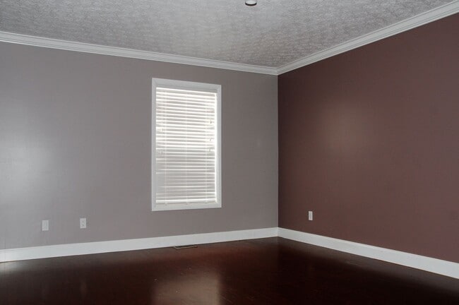 Building Photo - 4705 Athalia Dr