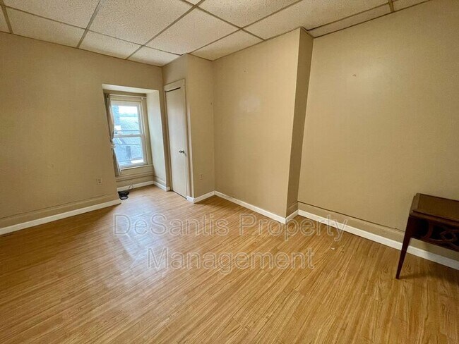 Building Photo - 19 Enon Wy