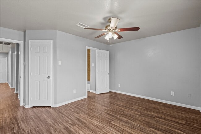 Building Photo - 113 Green Isle Ave