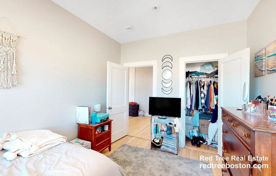 Building Photo - 1284 Commonwealth Ave