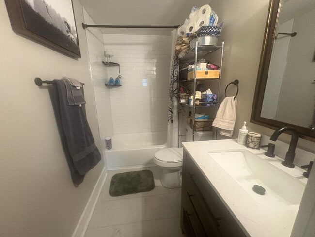 Building Photo - 2 Bed, 2 Bath home in North Knoxville