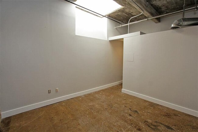 Building Photo - 659 Auburn Ave NE