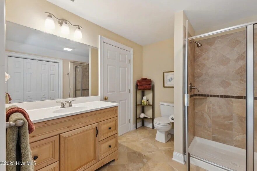 Building Photo - 8700 Thornblade Cir