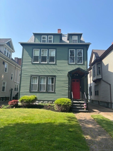 Building Photo - 123 Highland Ave
